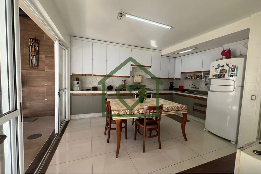 Imagem **Descubra sua Próxima Casa em Petrópolis, Região Sul do Brasil!**

Se você está à procura de ...