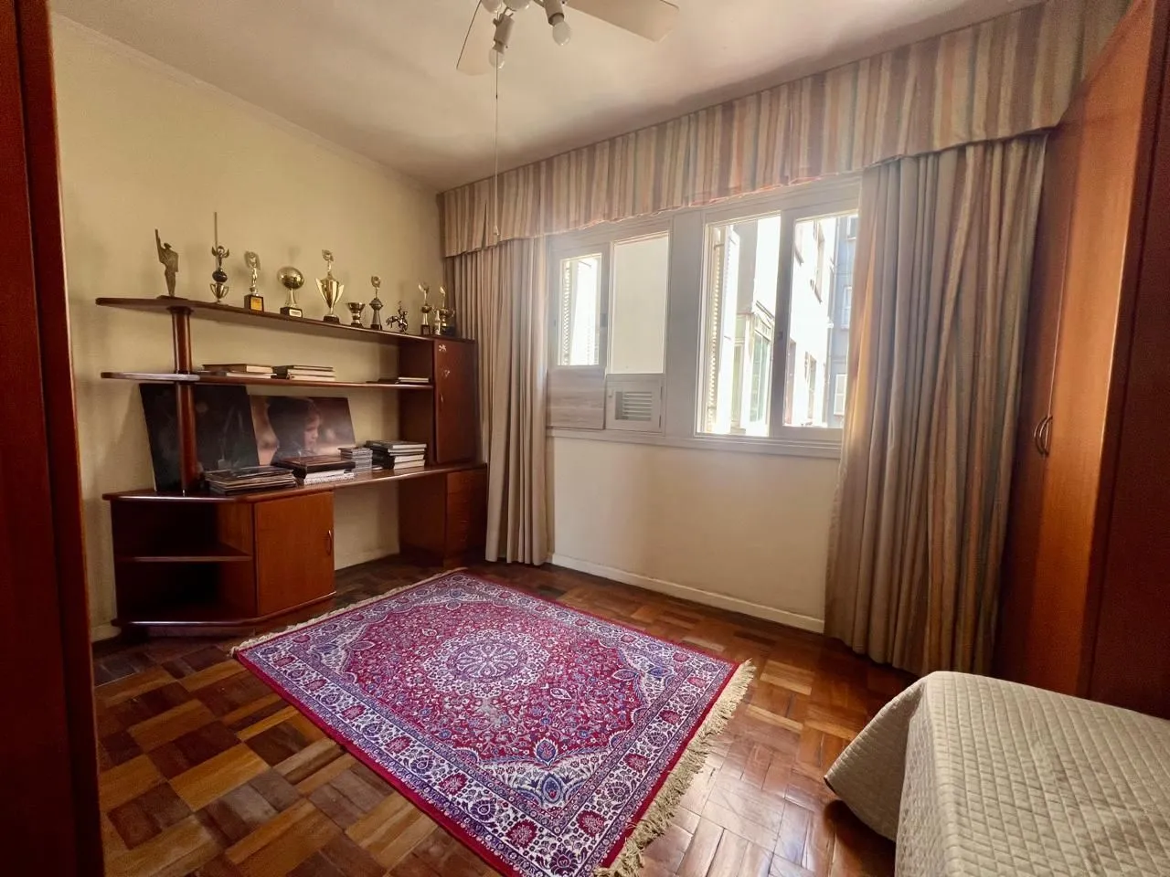 Imagem Apartamento 3 dormitórios com 80m2 no bairro Floresta.