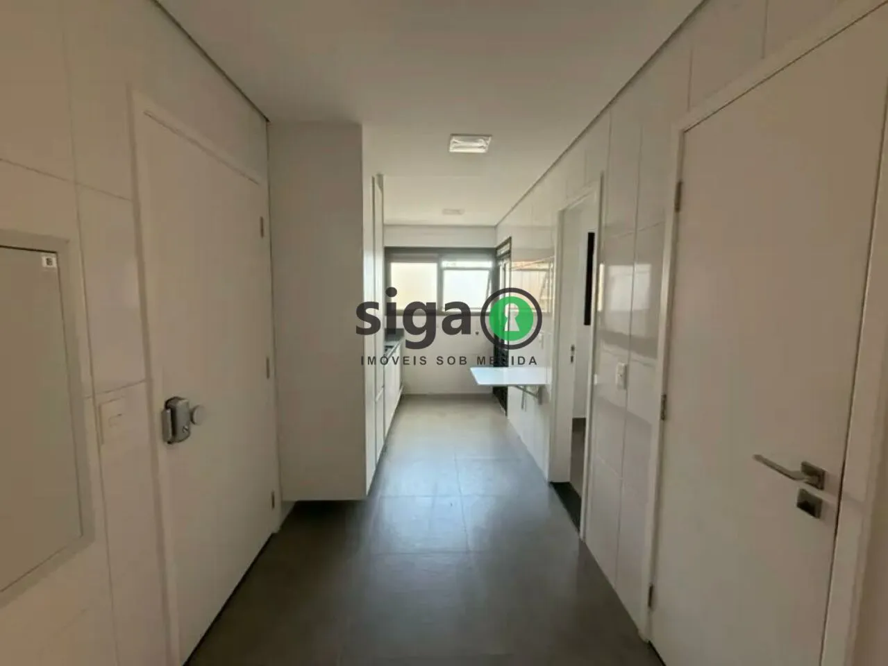 Imagem Apto 226m², nos Jardins, para Venda ou Locação, Semi mobiliado, 3 suites, 4 vgs nunca habitado