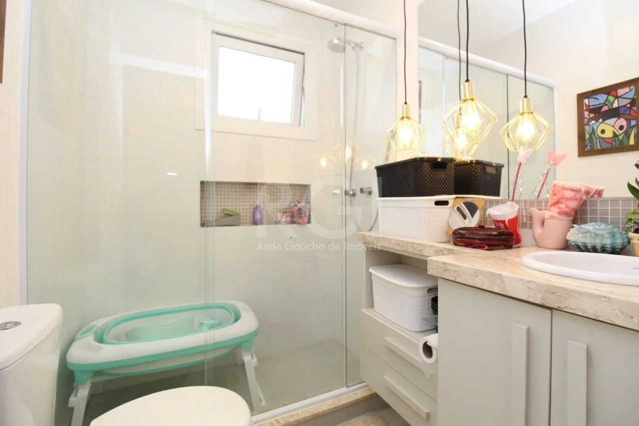 Imagem Cobertura para Venda - 106.84m², 3 dormitórios, sendo 2 suites, Petrópolis