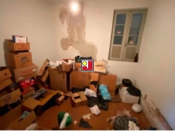 Imagem Vendo casa em Olaria, ótima rua, excelente ponto, preço baixinho, 210m² de terreno e 117m² construídos, piso cerâmica, comércio próximo .