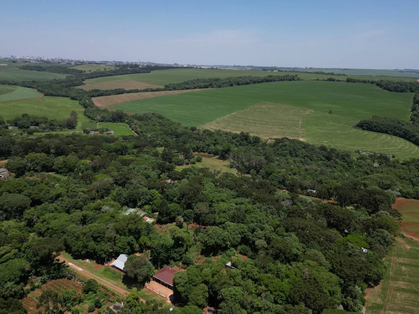Imagem Chácara à venda em Cascavel, Colonia Barreiros - Casa sede, Ar condicionado, Água e Energia