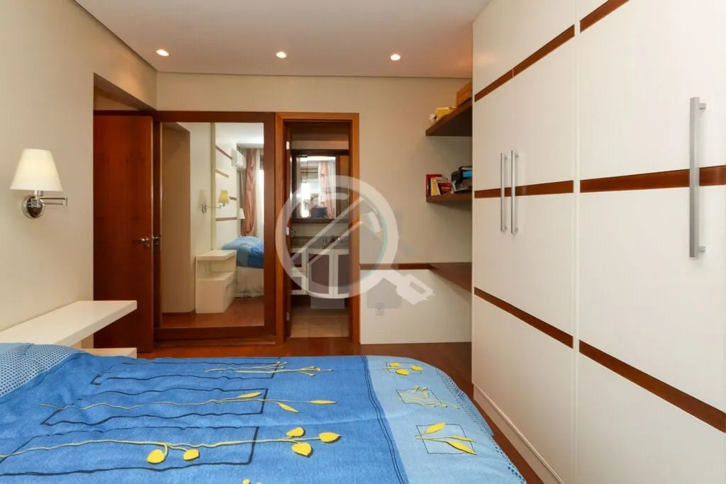 Imagem Apartamento com 67m2 privativos mobiliado e equipado com eletrodomésticos e split. Imóvel bem vent...