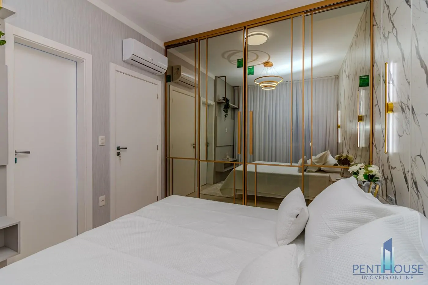 Imagem Apartamento Zona Central para Venda em Balneário Camboriú, CENTRO, 3 dormitórios, 3 suítes, 3 banheiros, 2 vagas