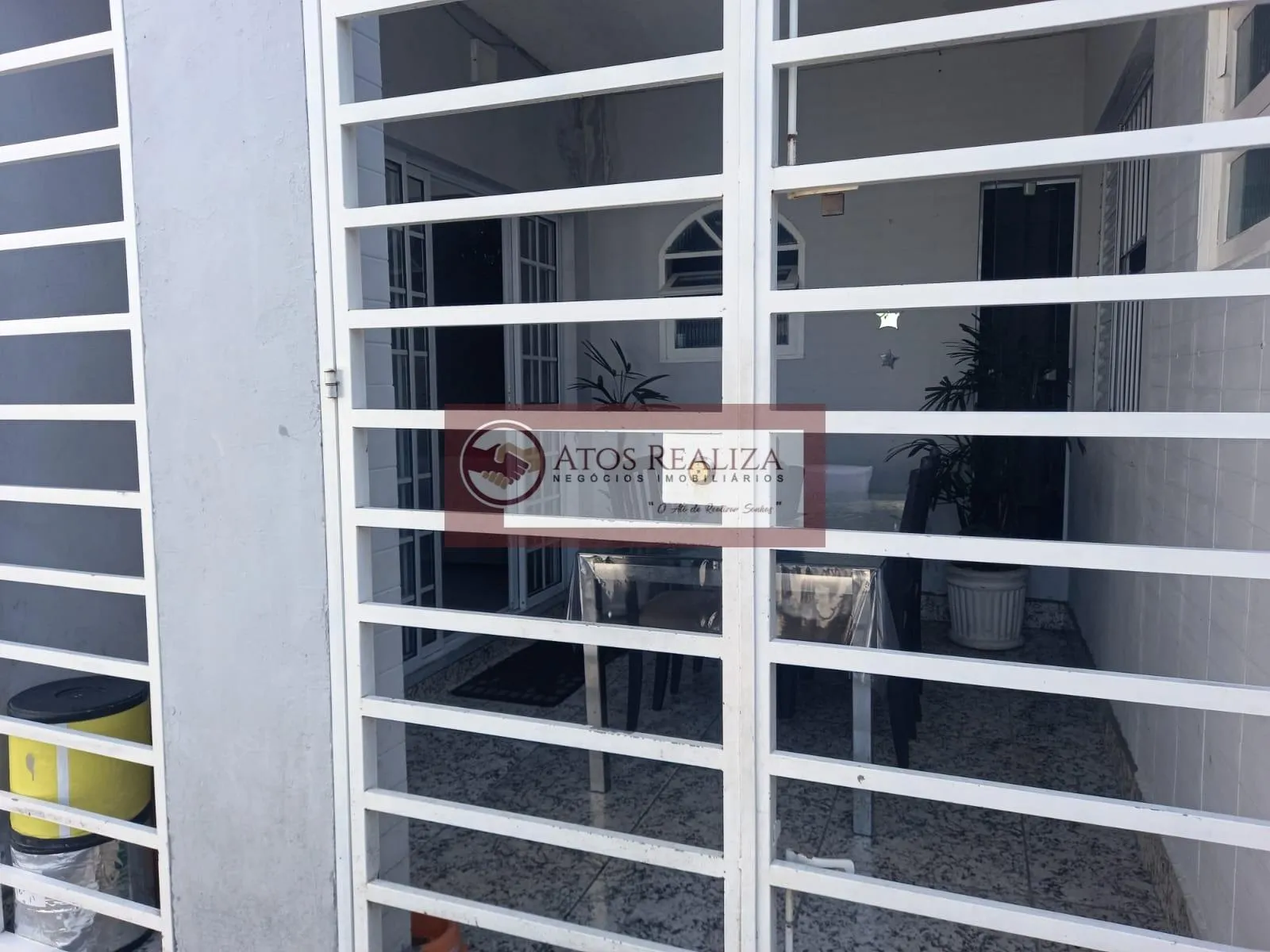 Imagem Sobrado à Venda no Parque Alto do Rio Bonito, SP - 4 Dorms, 680mil