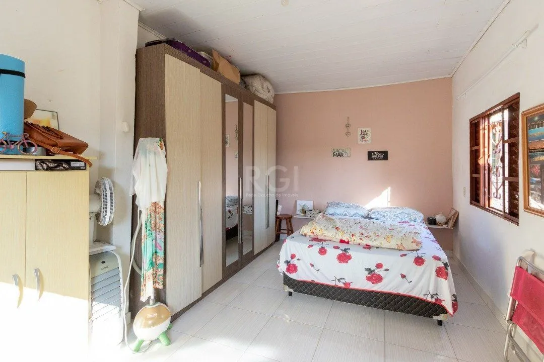 Imagem Casa para Venda - 240m², 6 dormitórios, sendo 3 suites, 2 vagas - Glória