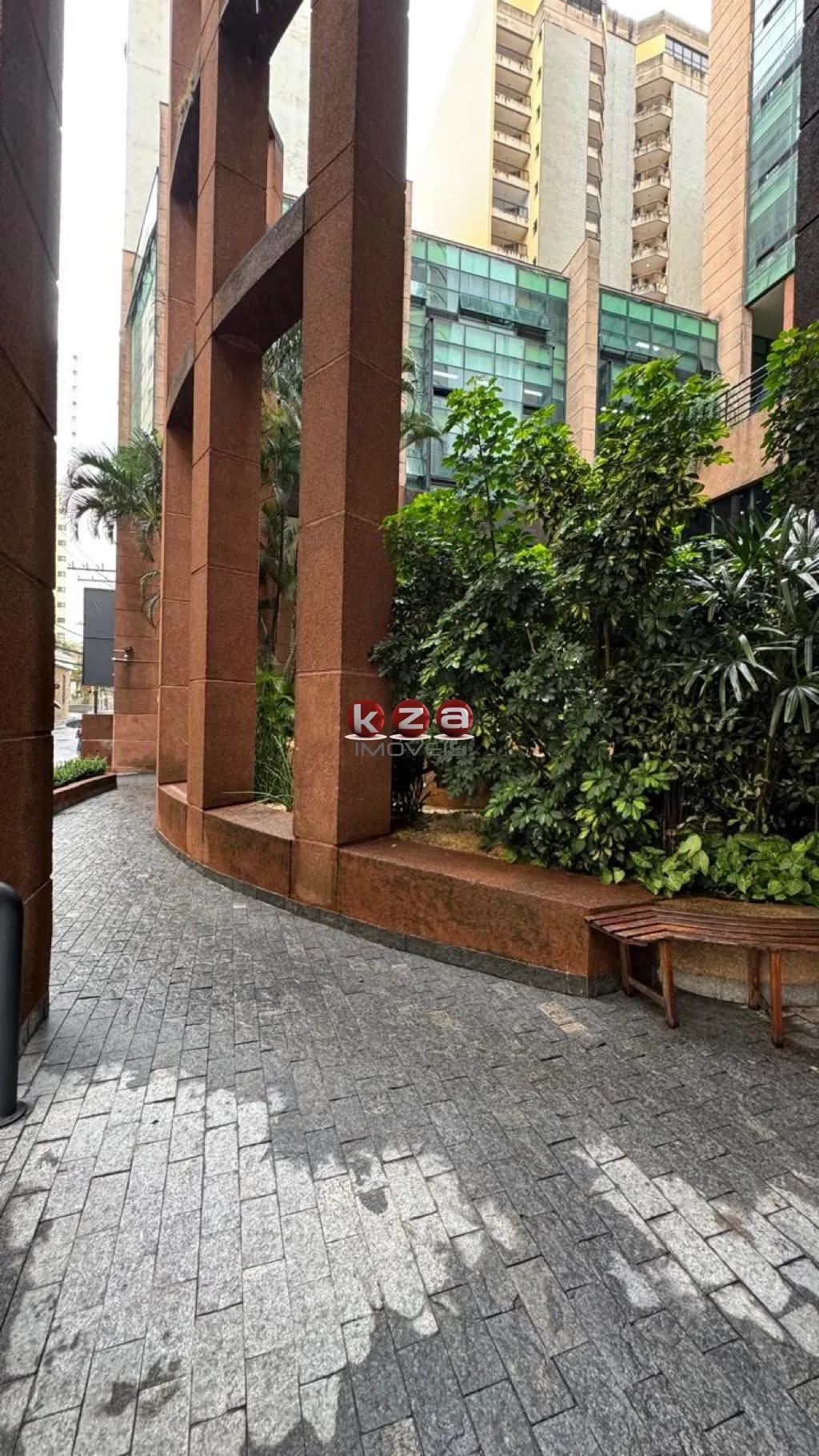 Imagem Sala comercial com 85 metros no Edificio Banco América do Sul, em Campinas-SP, 2 salas, 2 banheiros, 2 vagas.