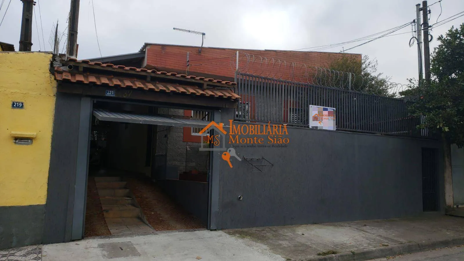 Foto do imóvel Casa com 4 dormitórios à venda por R$ 958.000,00 - Cidade Jardim Cumbica - Guarulhos/SP
