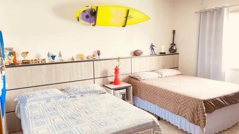 Imagem CASA RESIDENCIAL em GUARATUBA - PR, Centro