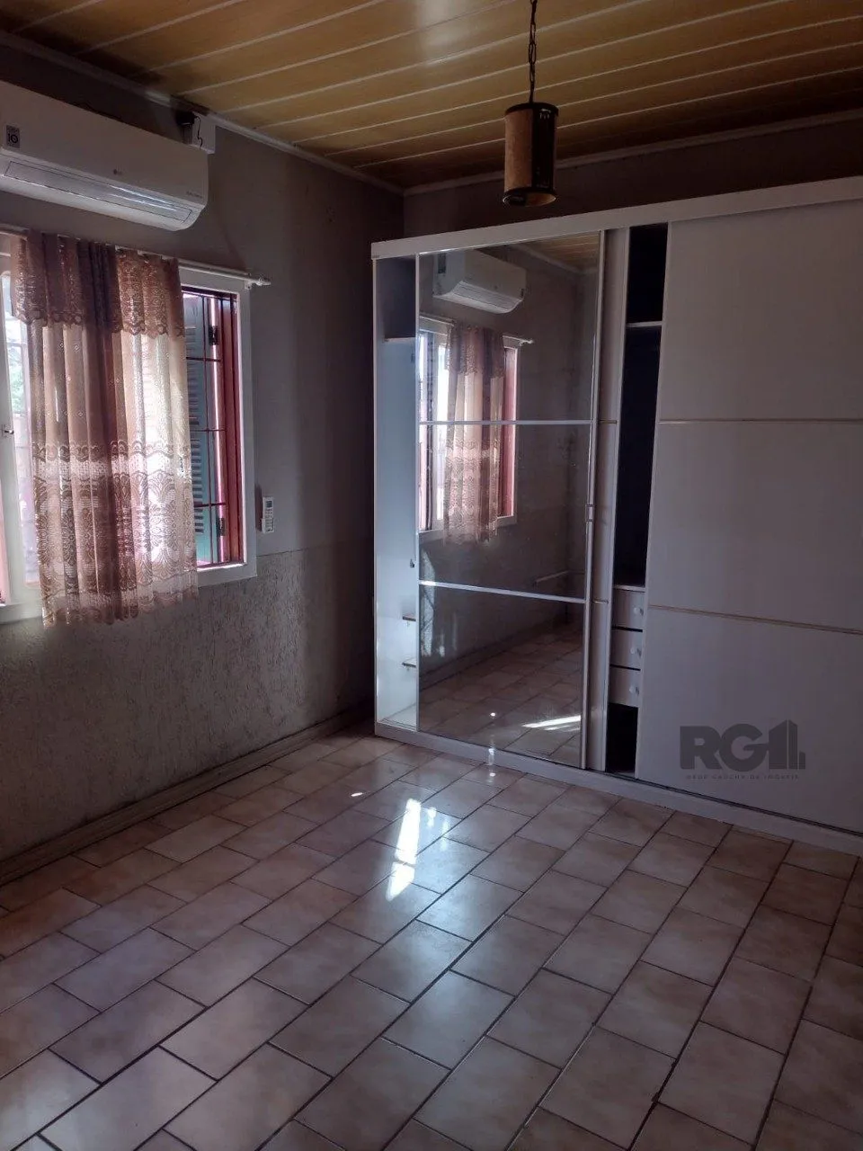 Imagem Duas casas, 3 dormitórios, vaga de garagem, Bairro Monte Carlo