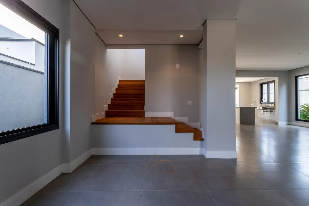 Imagem Venda de Casa de Alto Padrão no Condomínio Villas do Golfe em Itu-SP: 4 quartos, 1 suíte, 6 banheiros, 3 vagas, 336,98 m².