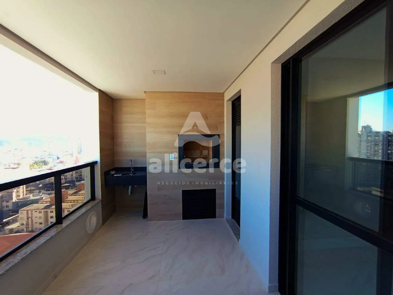 Imagem Apartamento elegânte e Confortável 89m2-2 Suítes, Sol da Tarde e Localização Privilegiada