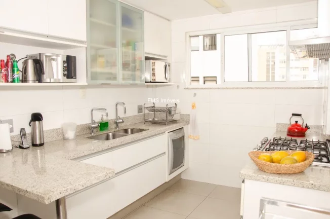 Imagem Imperdível oportunidade: Apartamento de 4 quartos com 208m² à venda em Higienópolis, São Paulo-SP