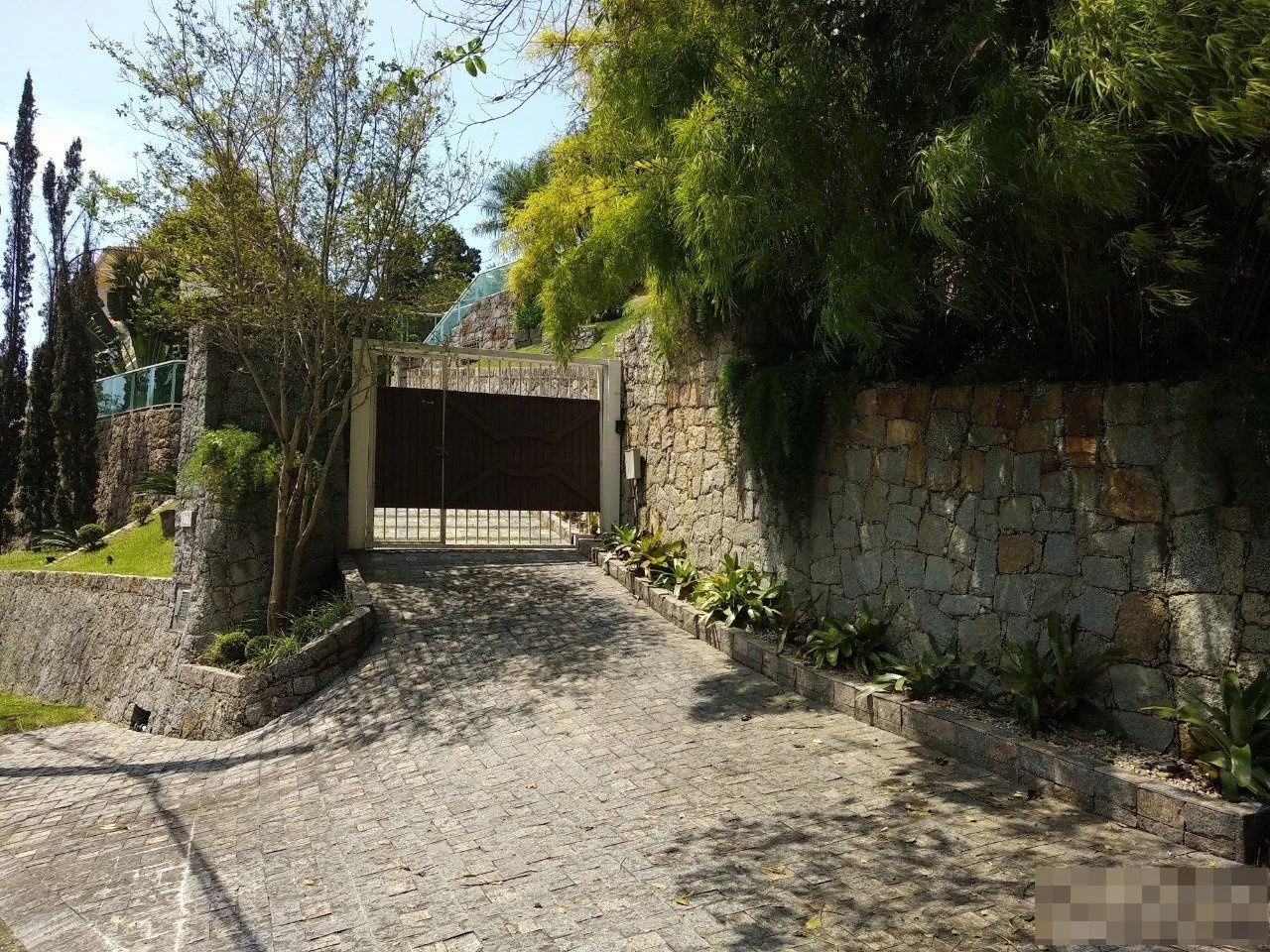 Imagem Casa de Alto Luxo à Venda no Condomínio Bosque das Mansões - São José/SC