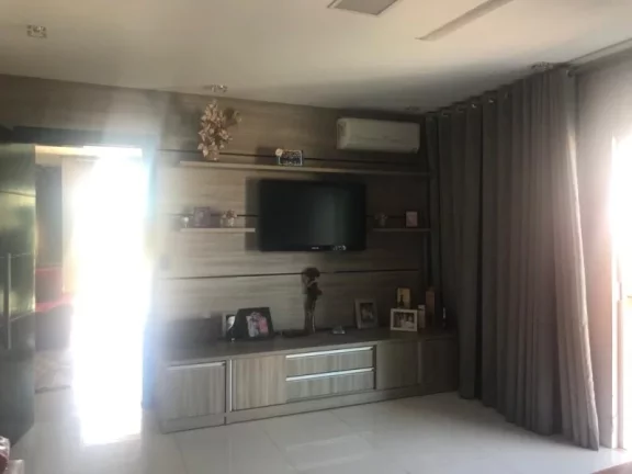 Imagem CASA COM 4 SUÍTES NA RUA 01 JOCKEY, CONDOMÍNIO FECHADO COM PORTARIA 24 HORAS, LOTE QUITADO E ESCRITURADO