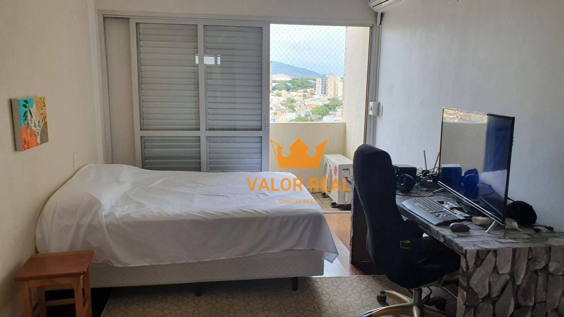 Imagem Apartamento 271 m2, 3 Dorm, 1 Suite, R$ 650 mil. Oportunidade. 14o. andar, vista panorâmica. Aceita Financto.