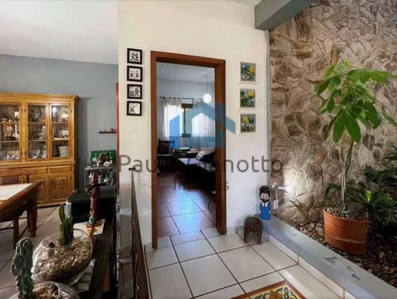 Imagem Casa à venda na Granja Viana - Linda e Rústica!