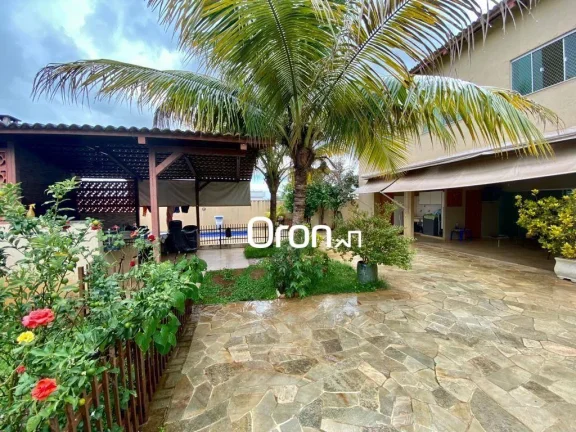 Imagem Sobrado à venda, 339 m² por R$ 1.850.000,00 - Condomínio do Lago - Goiânia/GO
