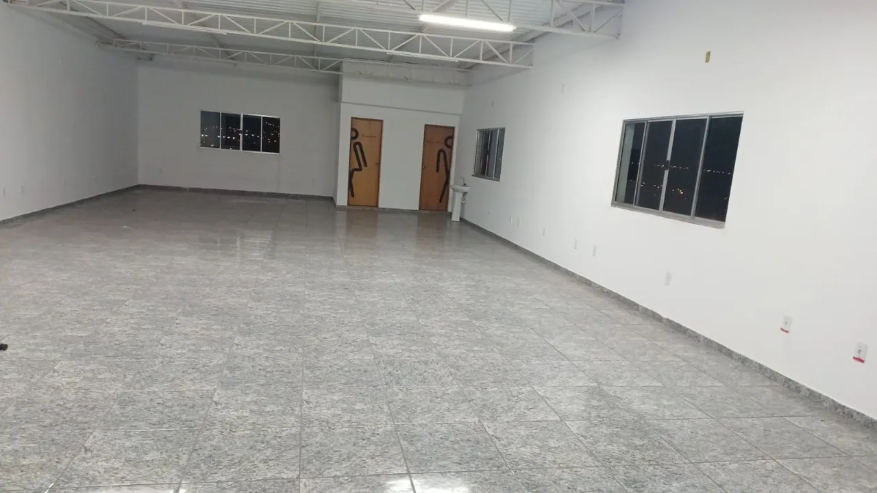 Foto do imóvel Salão Comercial de Alto Padrão para Locação em Sorocaba-SP, no Jardim Wanel Ville IV: 1 Sala, 2 Banheiros, 135m² de Área em JARDIM WANEL VILLE IV, SOROCABA - SP