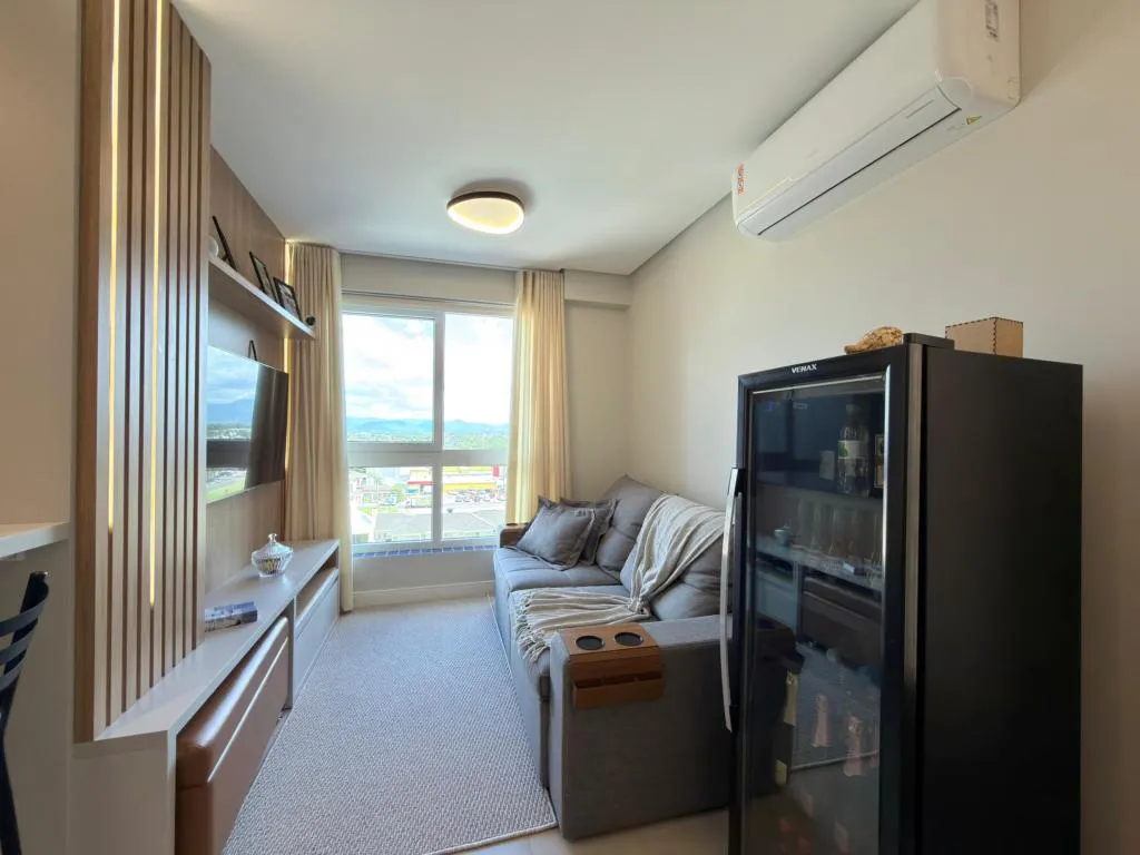 Imagem Apartamento 2Dórmitórios dependência - Bairro Zona Nova