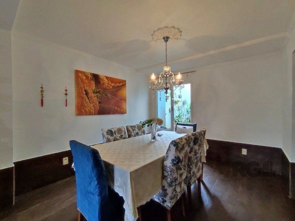 Imagem Casa 4 quartos no bairro Partenon, em Porto Alegre