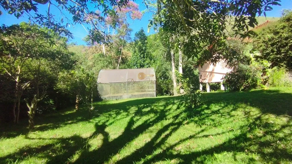 Imagem Terreno em Condomínio para Venda em Teresópolis / RJ no bairro Três Córregos