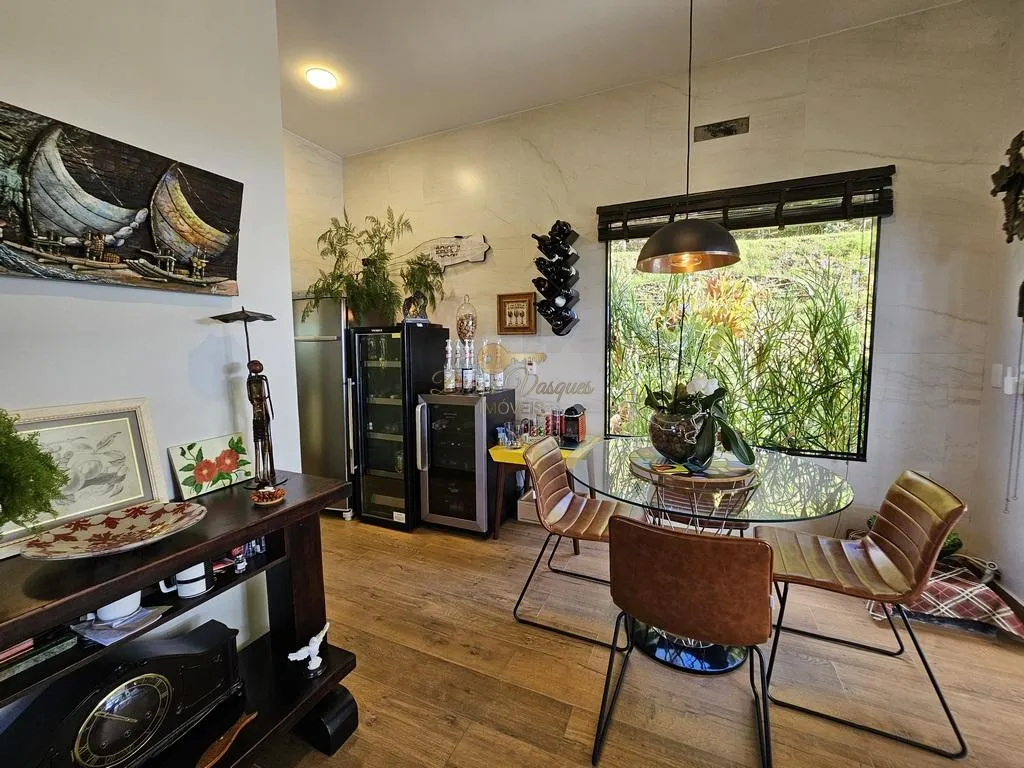 Imagem Casa em Condomínio para Venda em Teresópolis / RJ no bairro Parque do Imbui
