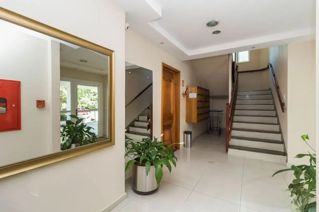 Imagem Apartamento 3 dorms à venda Rua Xavier da Cunha, Nonoai - Porto Alegre