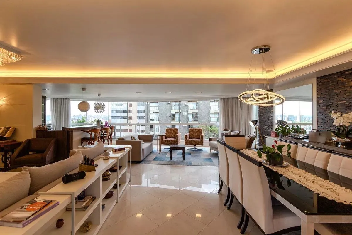 Imagem Apartamento com 3 dormitórios, 2 vagas e 231.61m² - Bairro Menino Deus