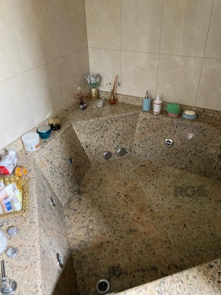 Imagem Apartamento para Venda - 52.24m², 1 dormitório, 1 vaga - Três Figueiras
