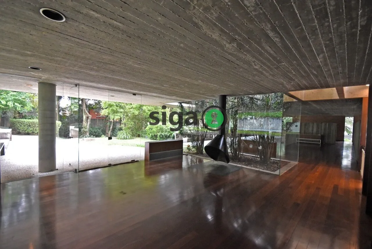 Imagem UMA CASA ICÔNICA NA CIDADE JARDIM | 976 m² | ARQUITETURA ATEMPORAL EM MEIO AO VERDE