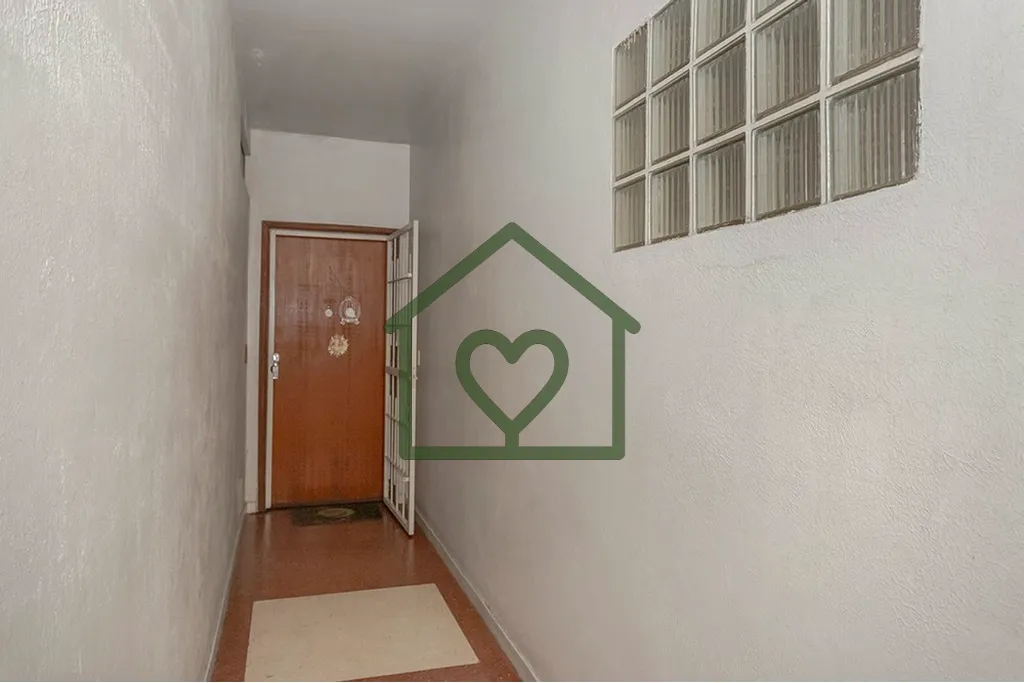 Imagem **À Venda: Apartamento Residencial na Região Sul do Brasil** Apartamento à venda no Bairro Flores...