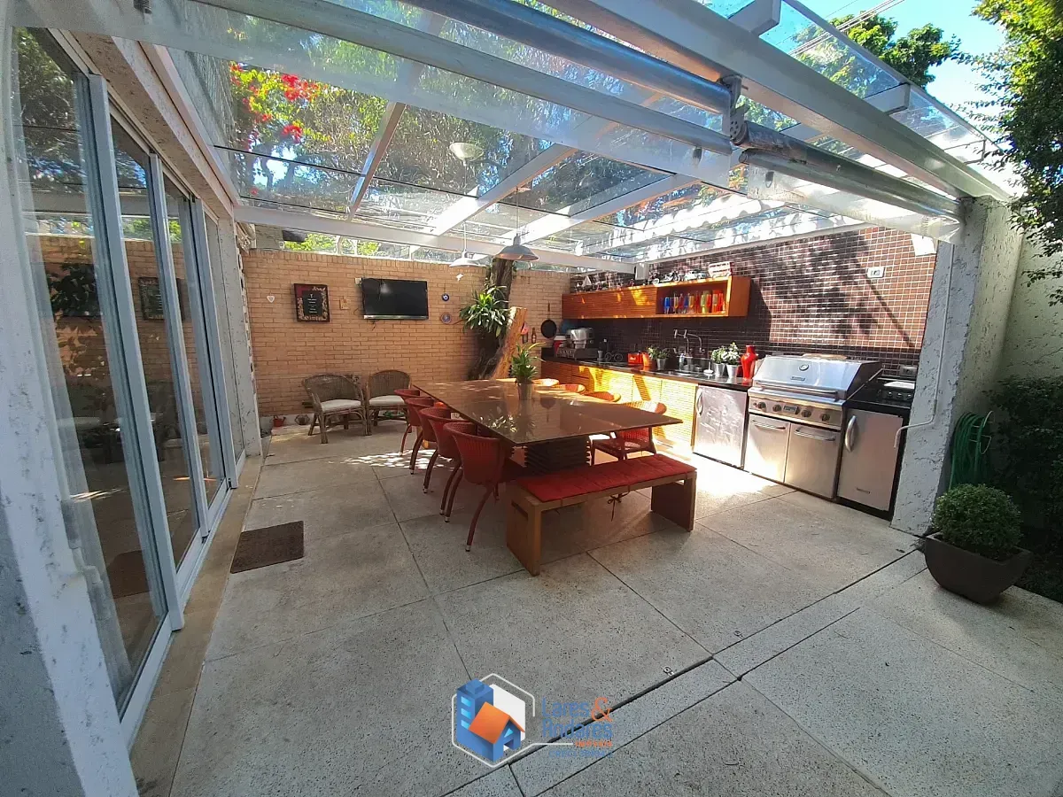 Imagem Casa no condomínio Villa Laplace para venda com 4 quartos, sendo 4 suítes, 575m²