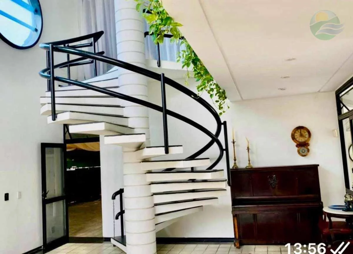 Imagem Casa ampla 850m2 com área externa acolhedora, Venda, em Setubal, Boa Viagem, Recife.