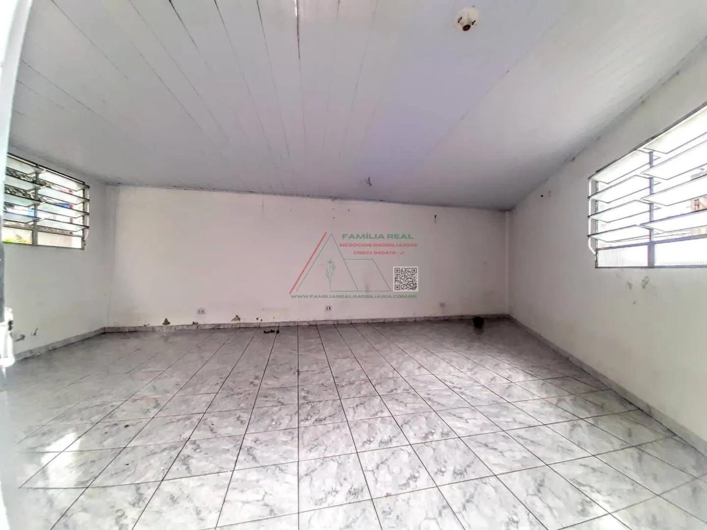 Imagem Galpão à Venda, na Vila Mesquita, com 1.800m² de Área Construída e 08 Vagas