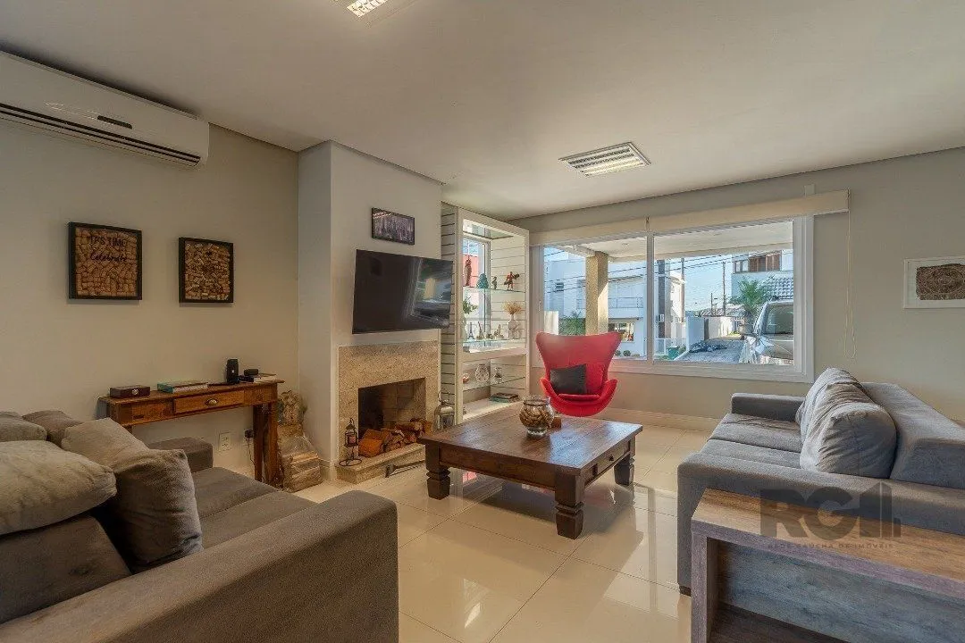 Imagem Casa de Condomínio em Hípica