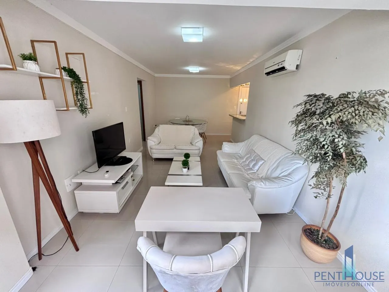 Imagem Apartamento Quadra Mar para Venda em Balneário Camboriú, CENTRO, 2 dormitórios, 1 suíte, 2 banheiros, 2 vagas