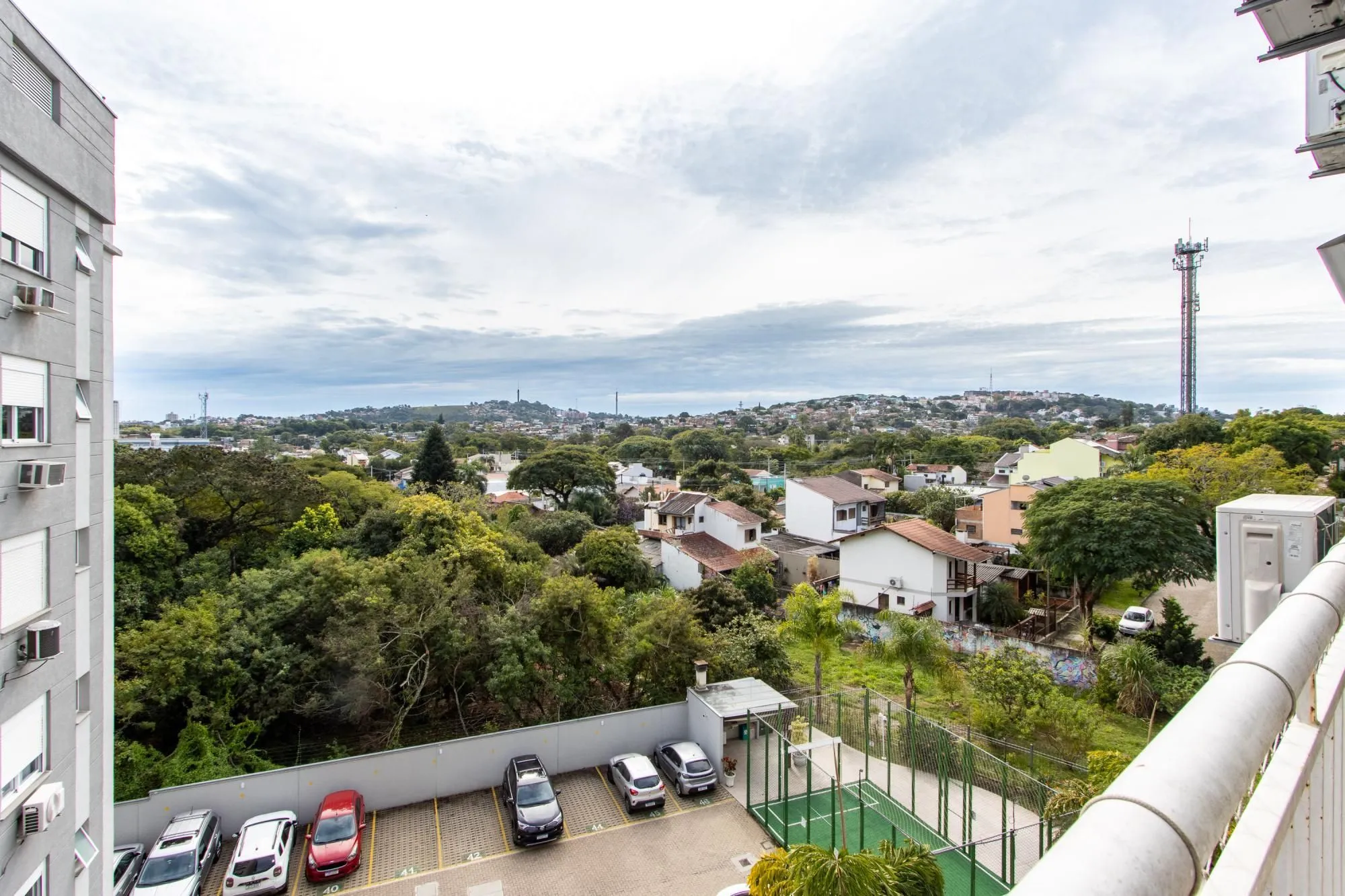 Imagem Apartamento no Bairro Cristal de 3 dormitórios,1 Suíte, Semi mobiliado com 1 vaga escriturada