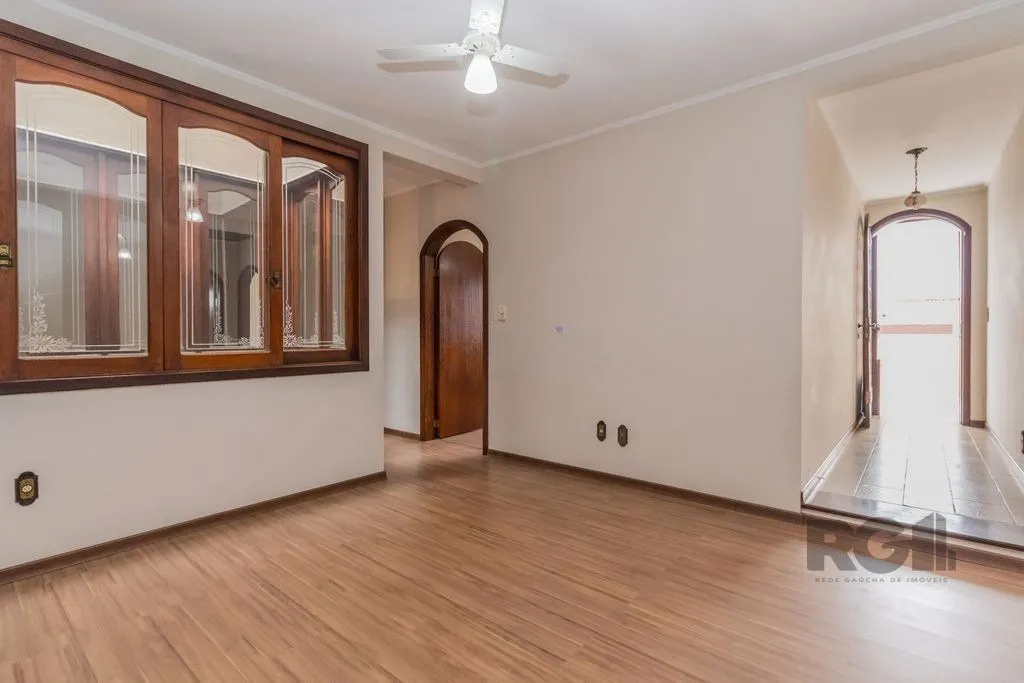 Imagem Casa com 287m², 5 dormitórios, piscina, 4 vagas no bairro Jardim Itu