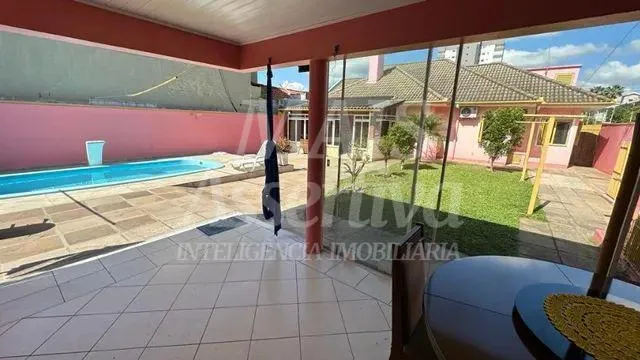 Imagem Ótima casa a venda localizada no bairro Centro em Campo Bom/RS - 3 Dormitórios