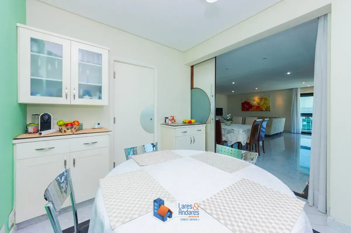 Imagem Apartamento para venda em Campo Belo com 4 quartos, sendo 3 suítes, 242m²