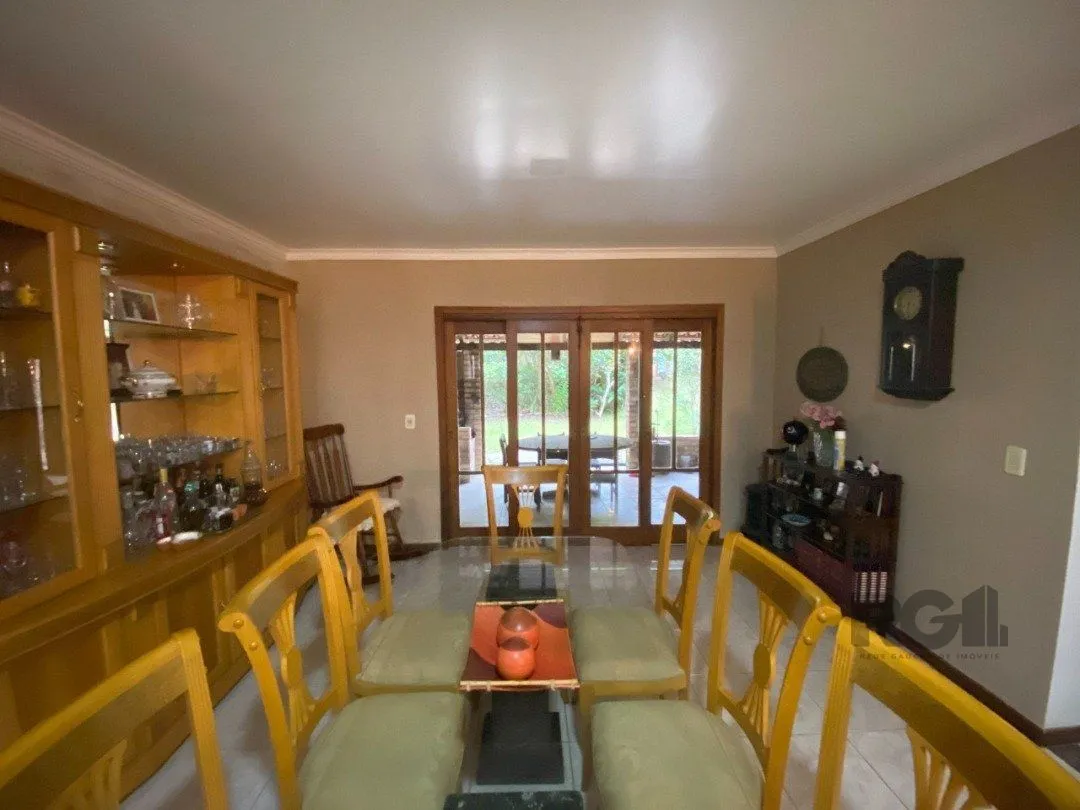 Imagem Casa para Venda - 350m², 4 dormitórios, sendo 4 suites, 4 vagas - Tristeza