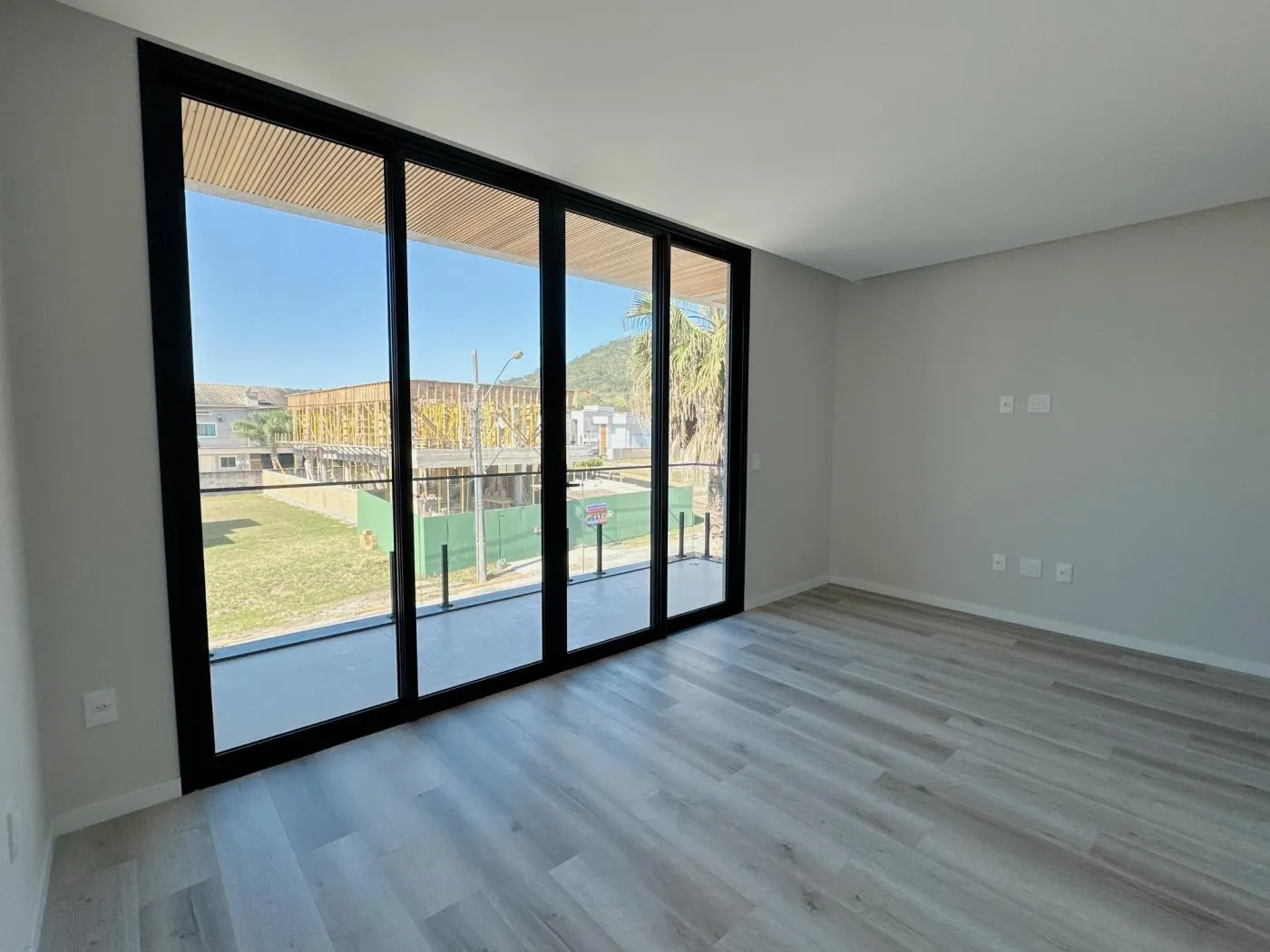 Imagem Casa em Condomínio para Venda em Camboriú, Santa Regina, 4 dormitórios, 3 suítes, 5 banheiros, 3 vagas