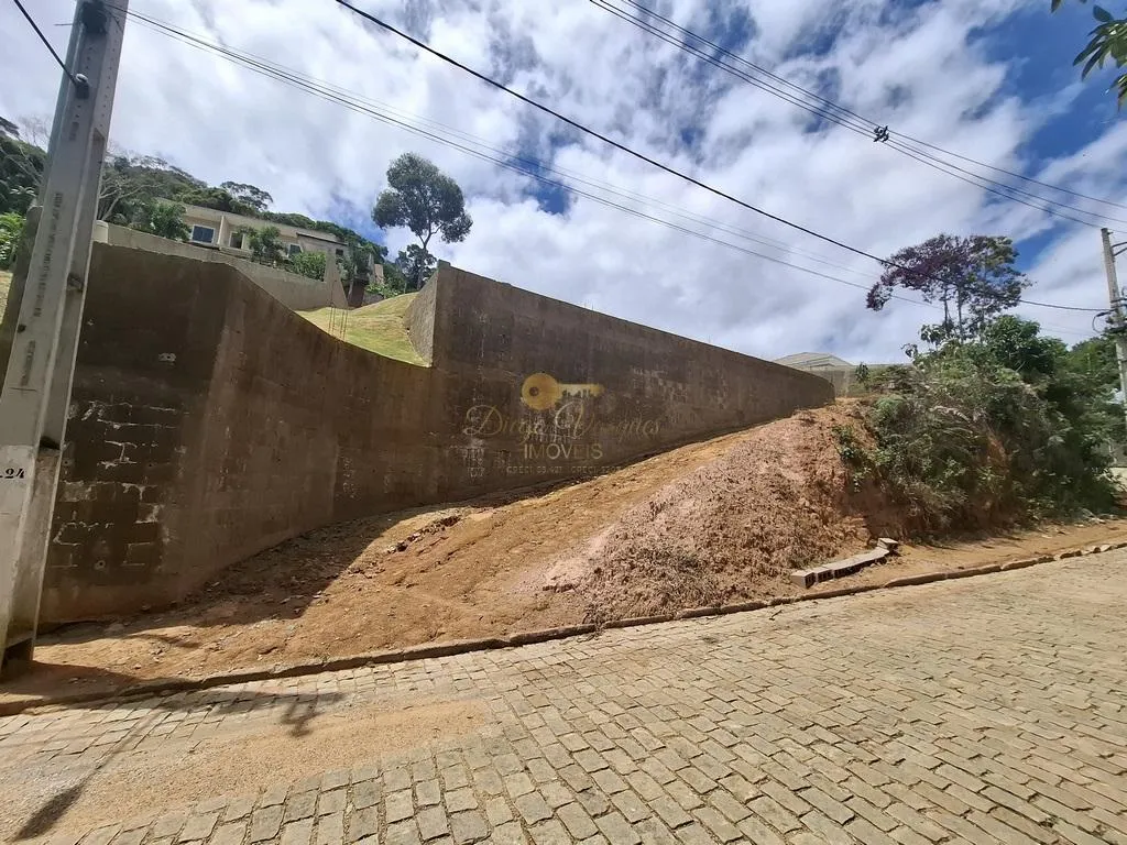 Imagem Terreno em Condomínio para Venda em Teresópolis / RJ no bairro Prata