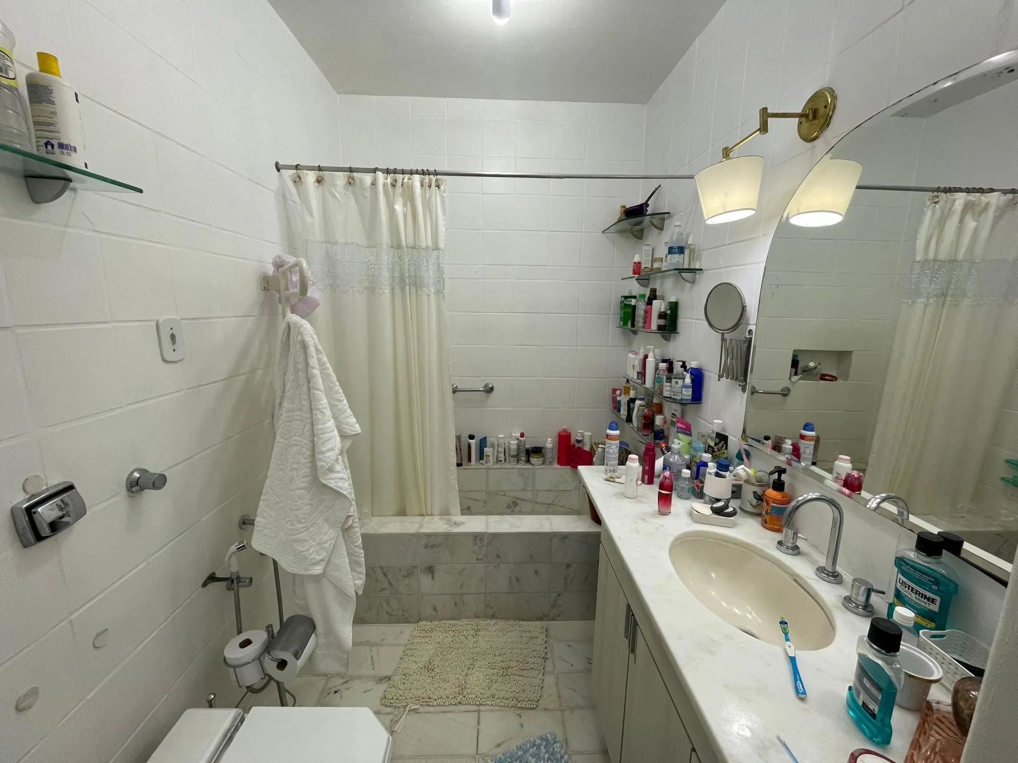 Imagem Casa para Venda - 325,72m², 4 dormitórios, sendo 1suites, 4 vagas - Jardim Isabel