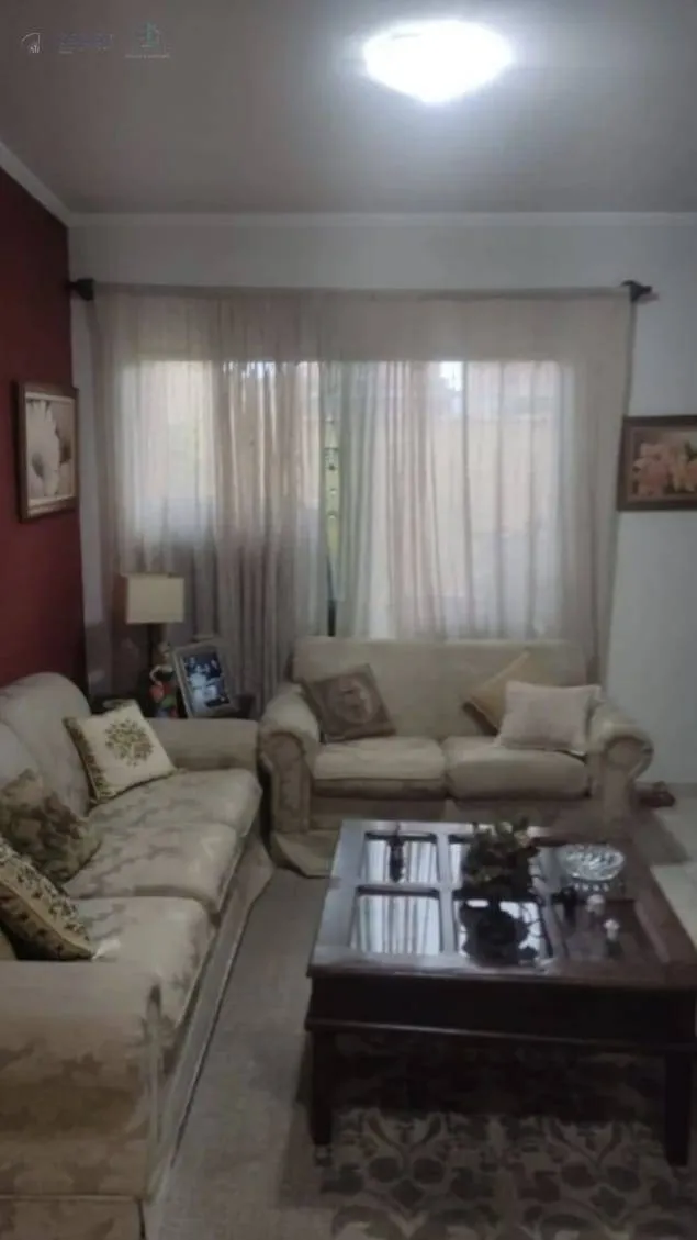 Imagem Sobrado com 4 Dormitórios, Suítes com Closet e Piscina.