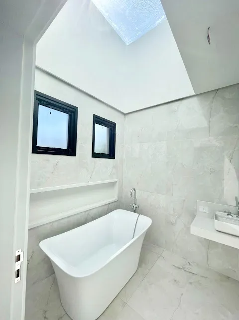 Imagem Sobrado de 560m² Localizado no Alphaville Res. Dois - Barueri - SP!