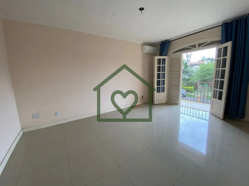 Imagem Casa no bairro Chácara das Pedras com 4 dormitórios, sendo duas suítes, escritório, banheiro soc...