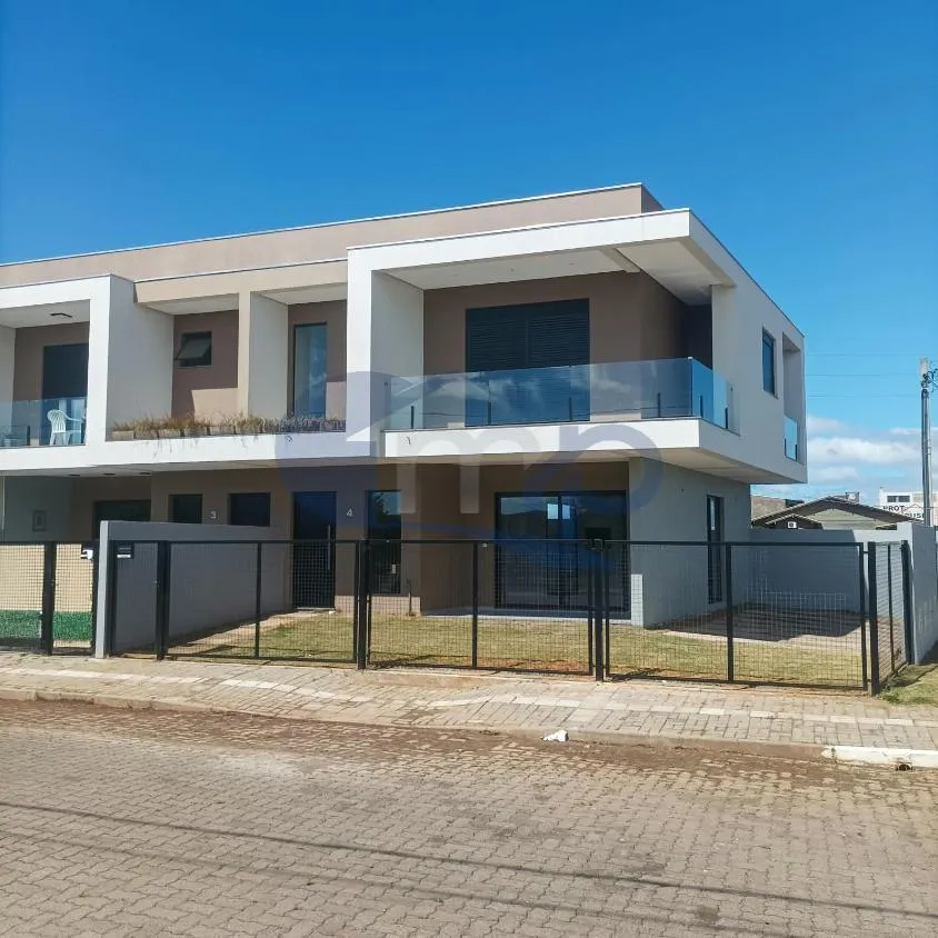 Foto do imóvel Sobrado de 3 dormitorios com suite e 2 vagas a venda na Morada das Palmeiras em Torres em Luiz Gonçalves Capaverde