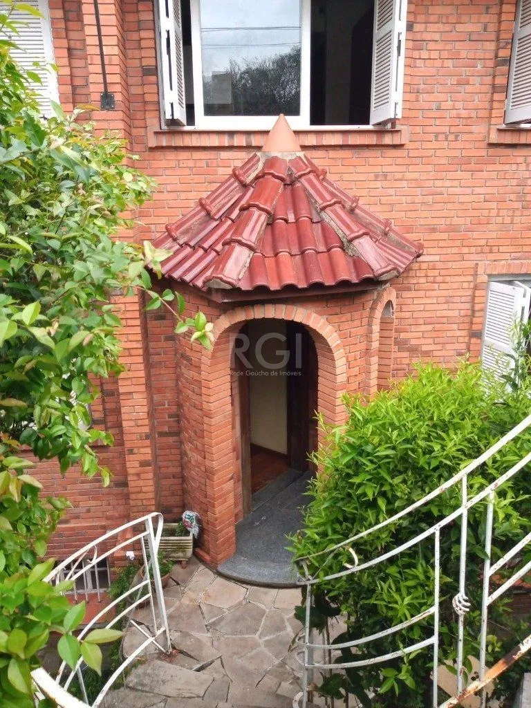 Imagem Casa para Venda - 256.87m², 3 dormitórios, sendo 1 suites, 2 vagas - Teresópolis